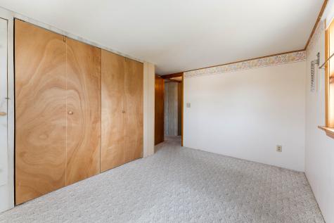 16 Oceanside Avenue E York ME 03909