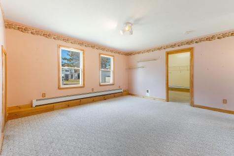 16 Oceanside Avenue E York ME 03909