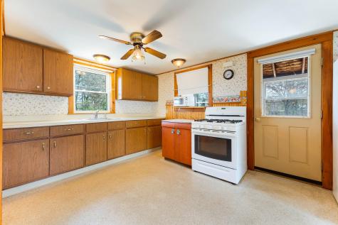 16 Oceanside Avenue E York ME 03909