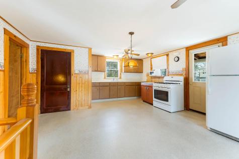 16 Oceanside Avenue E York ME 03909