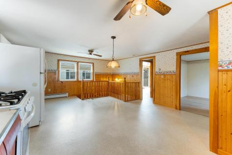 16 Oceanside Avenue E York ME 03909