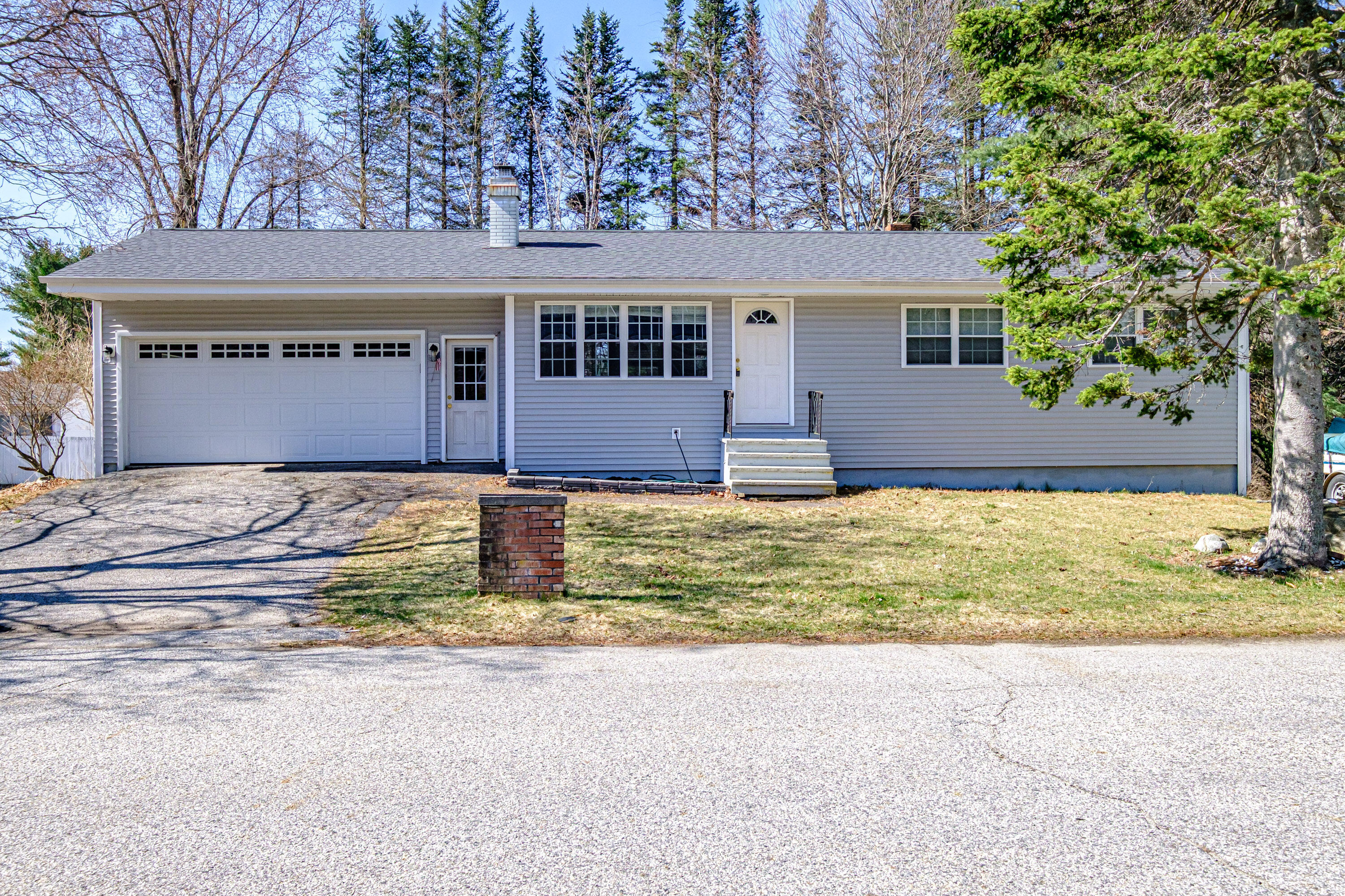 4 Sheffield Avenue Lewiston ME 04240