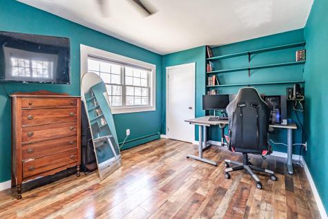 4 Sheffield Avenue Lewiston ME 04240