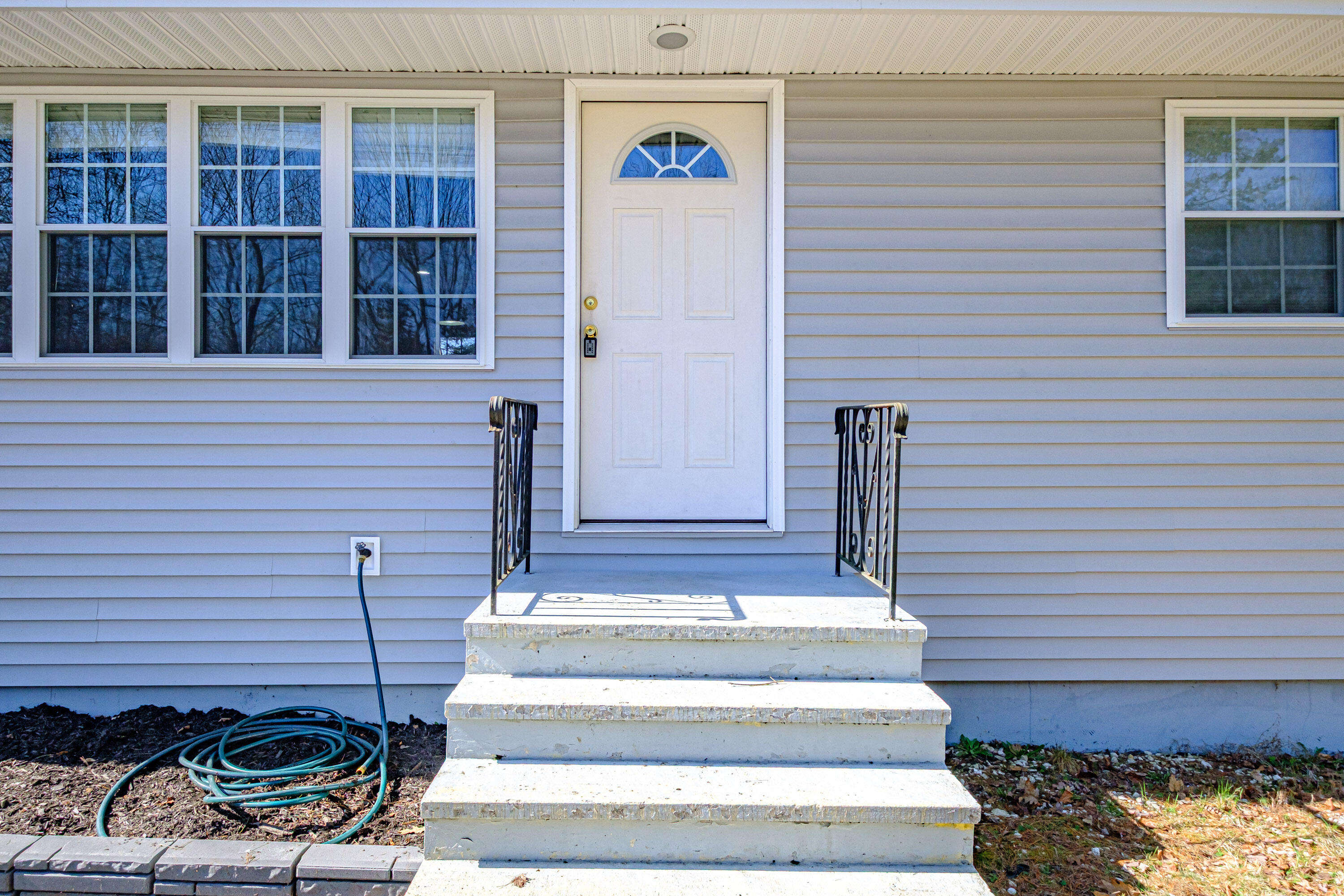 4 Sheffield Avenue Lewiston ME 04240