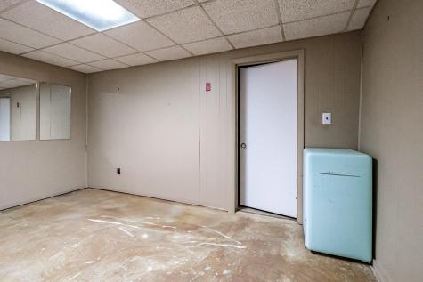 4 Sheffield Avenue Lewiston ME 04240