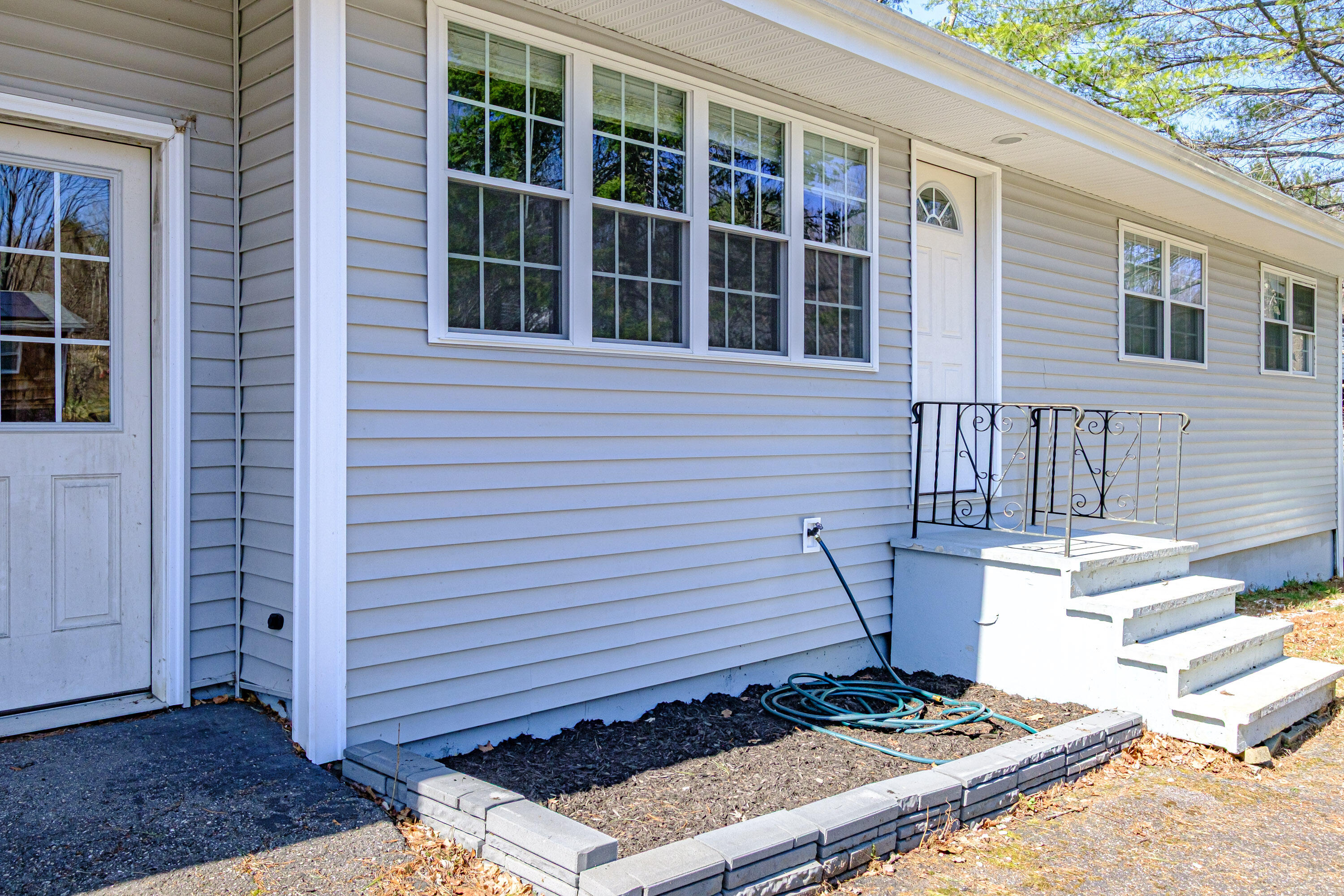 4 Sheffield Avenue Lewiston ME 04240