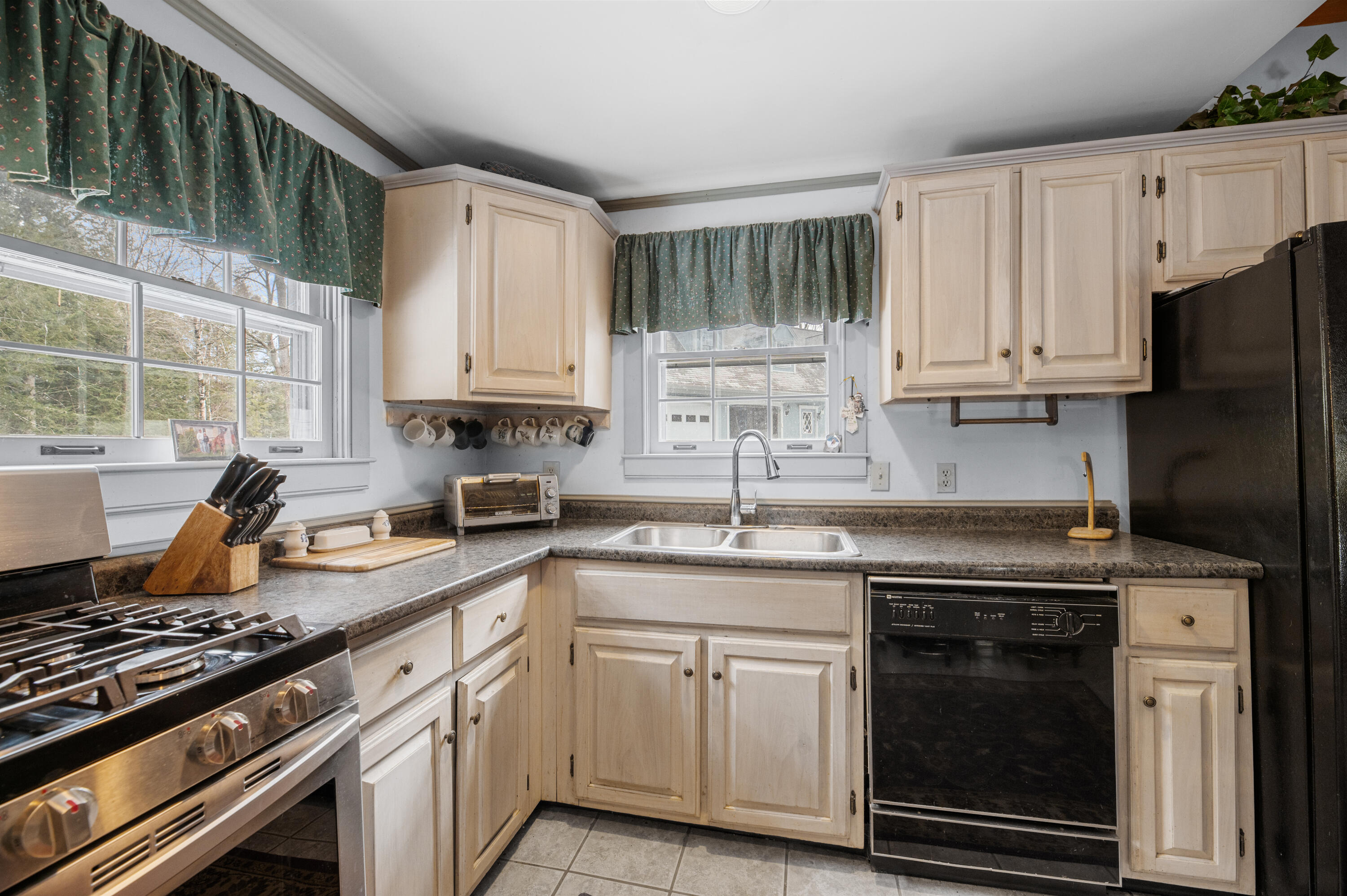 542 Hanson Road China ME 04358