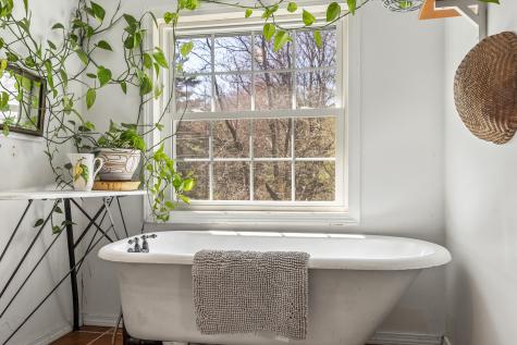 48 Winter Street Topsham ME 04086
