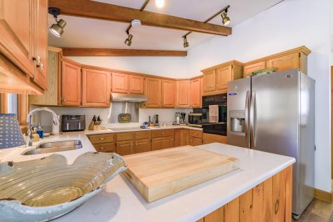 25 Acadia Drive Rockland ME 04841