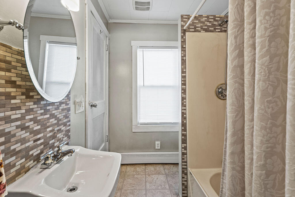 6 Harrison Avenue Dover-foxcroft ME 04426