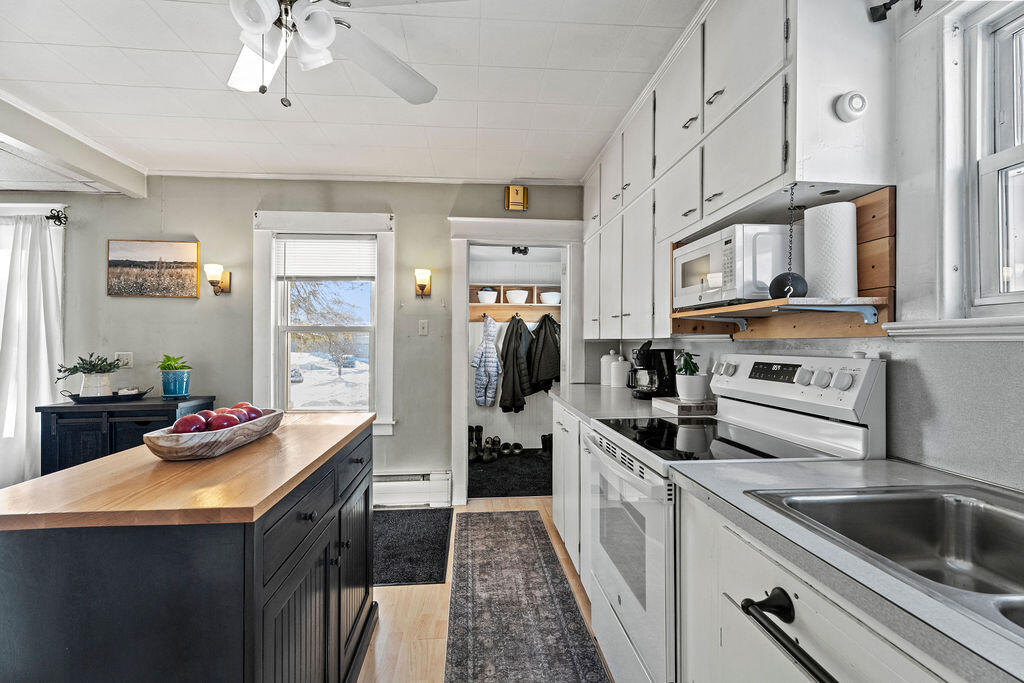 6 Harrison Avenue Dover-foxcroft ME 04426