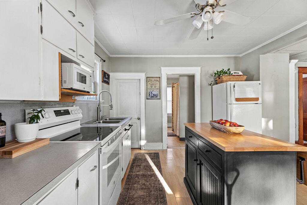 6 Harrison Avenue Dover-foxcroft ME 04426