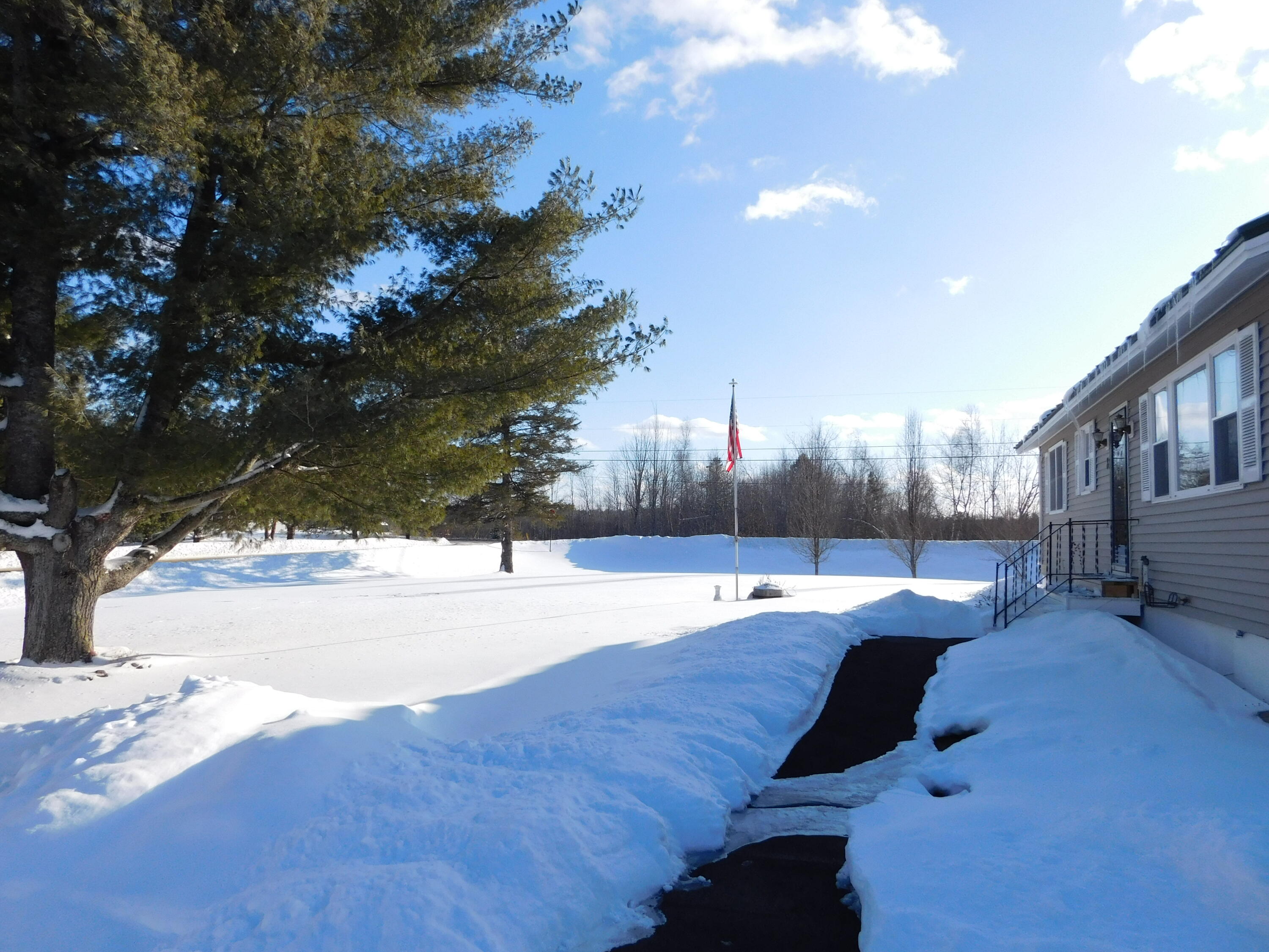 8 Black Stream Drive Levant ME 04456