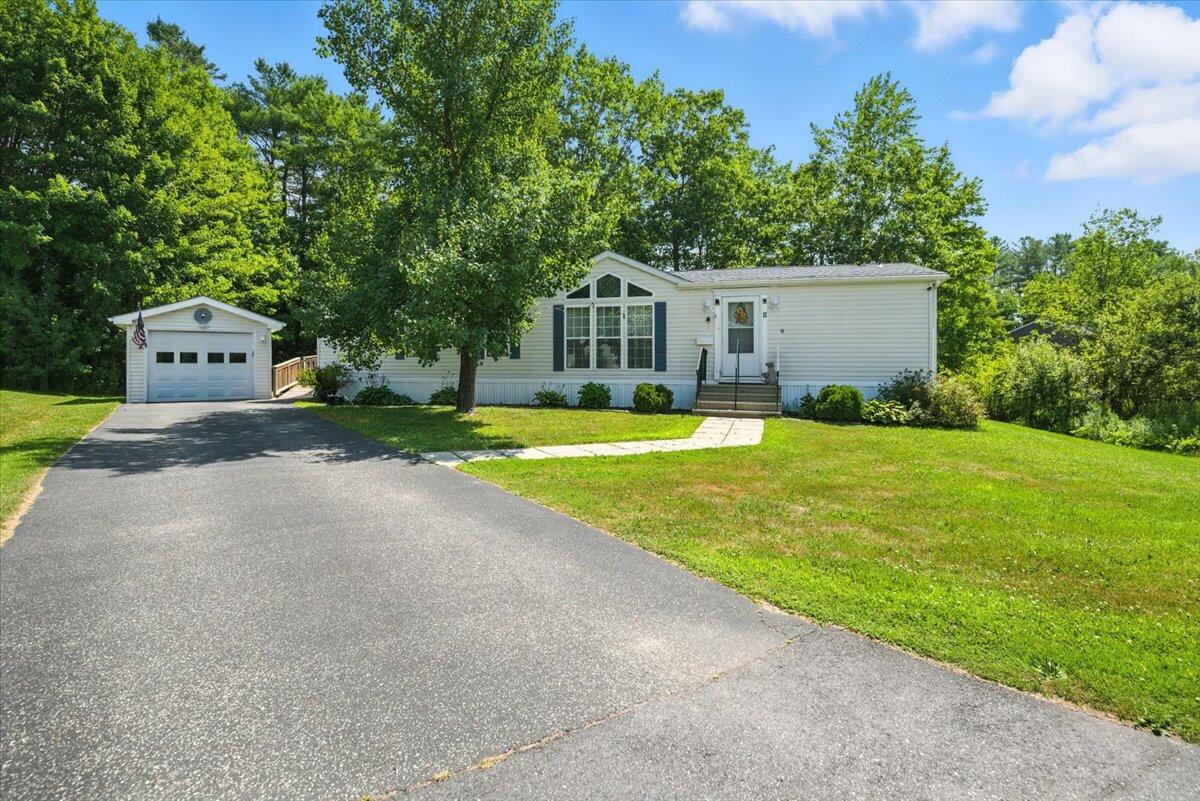 11 Tammy Lane Lewiston ME 04240