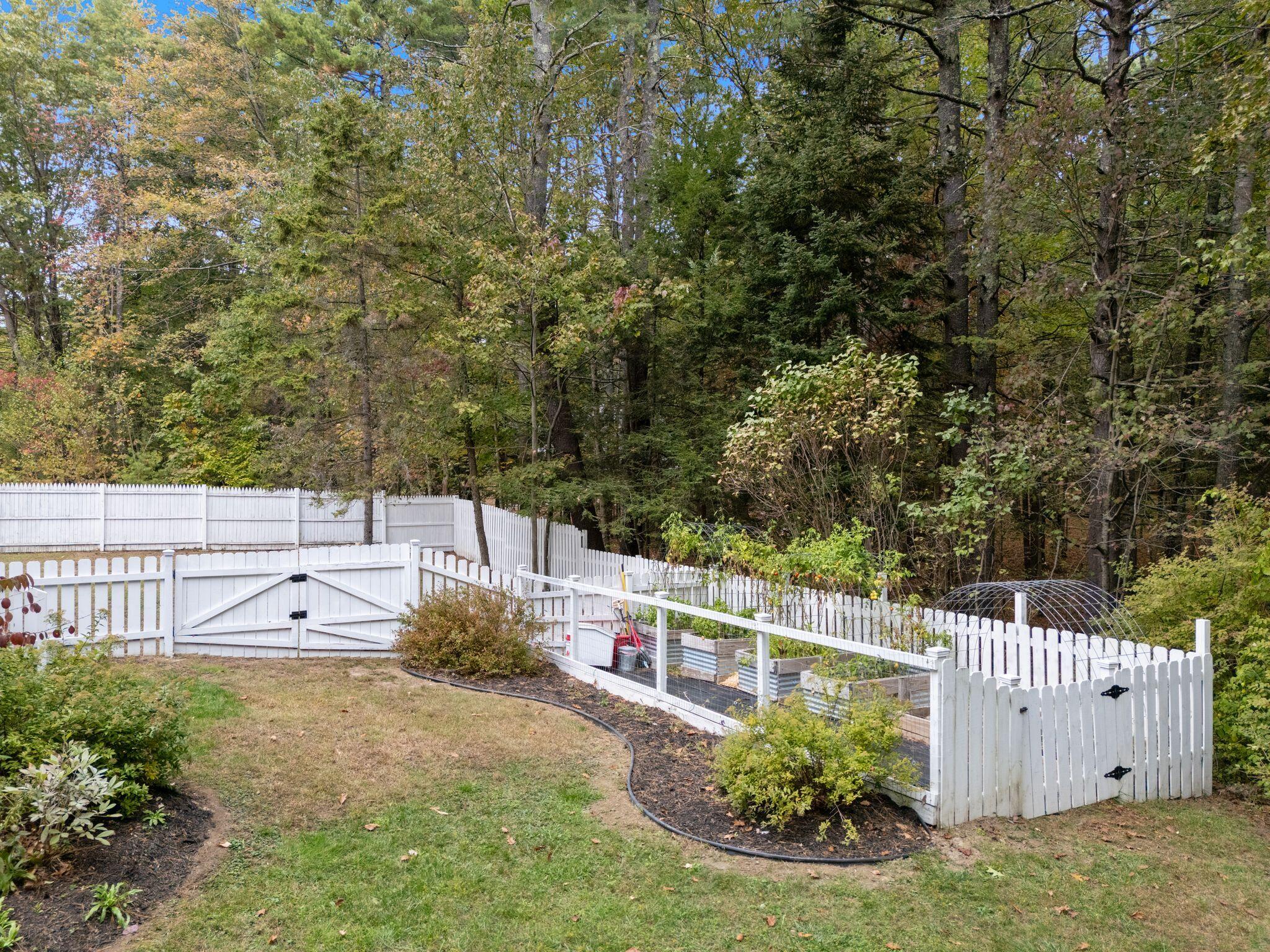 17 Edna Lane North Yarmouth ME 04097