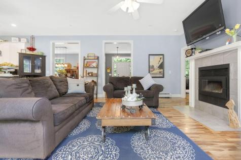 27 Rosewood Lane New Gloucester ME 04260