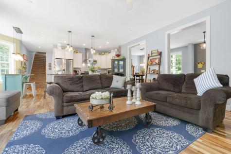 27 Rosewood Lane New Gloucester ME 04260