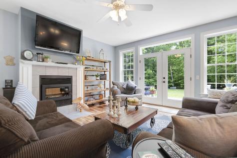 27 Rosewood Lane New Gloucester ME 04260