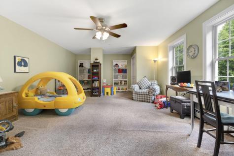 27 Rosewood Lane New Gloucester ME 04260