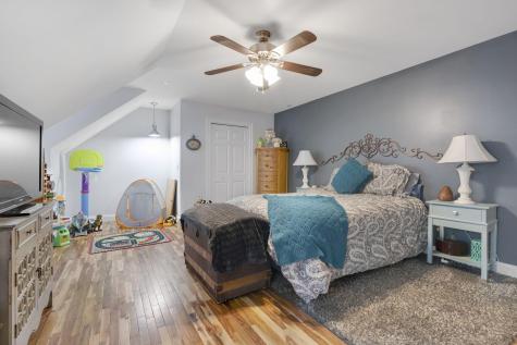 27 Rosewood Lane New Gloucester ME 04260