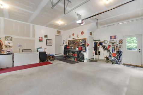 27 Rosewood Lane New Gloucester ME 04260