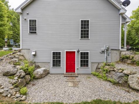 27 Rosewood Lane New Gloucester ME 04260