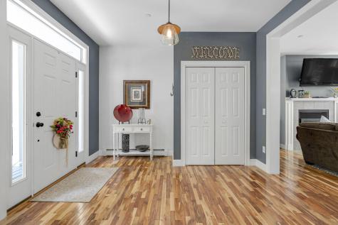 27 Rosewood Lane New Gloucester ME 04260