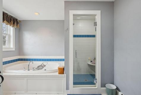 11 Mcquillians Hill Drive Gorham ME 04038