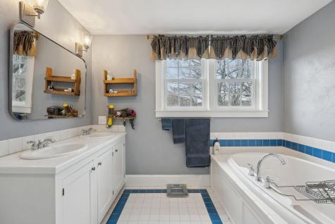 11 Mcquillians Hill Drive Gorham ME 04038