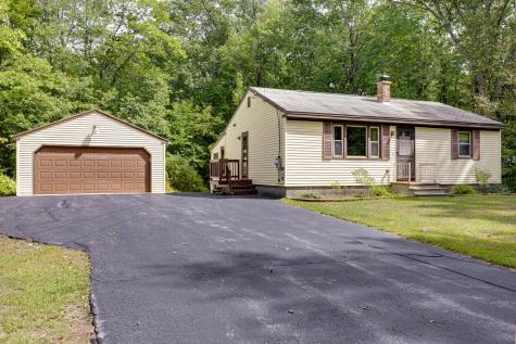 11 Albert Circle Buxton ME 04093