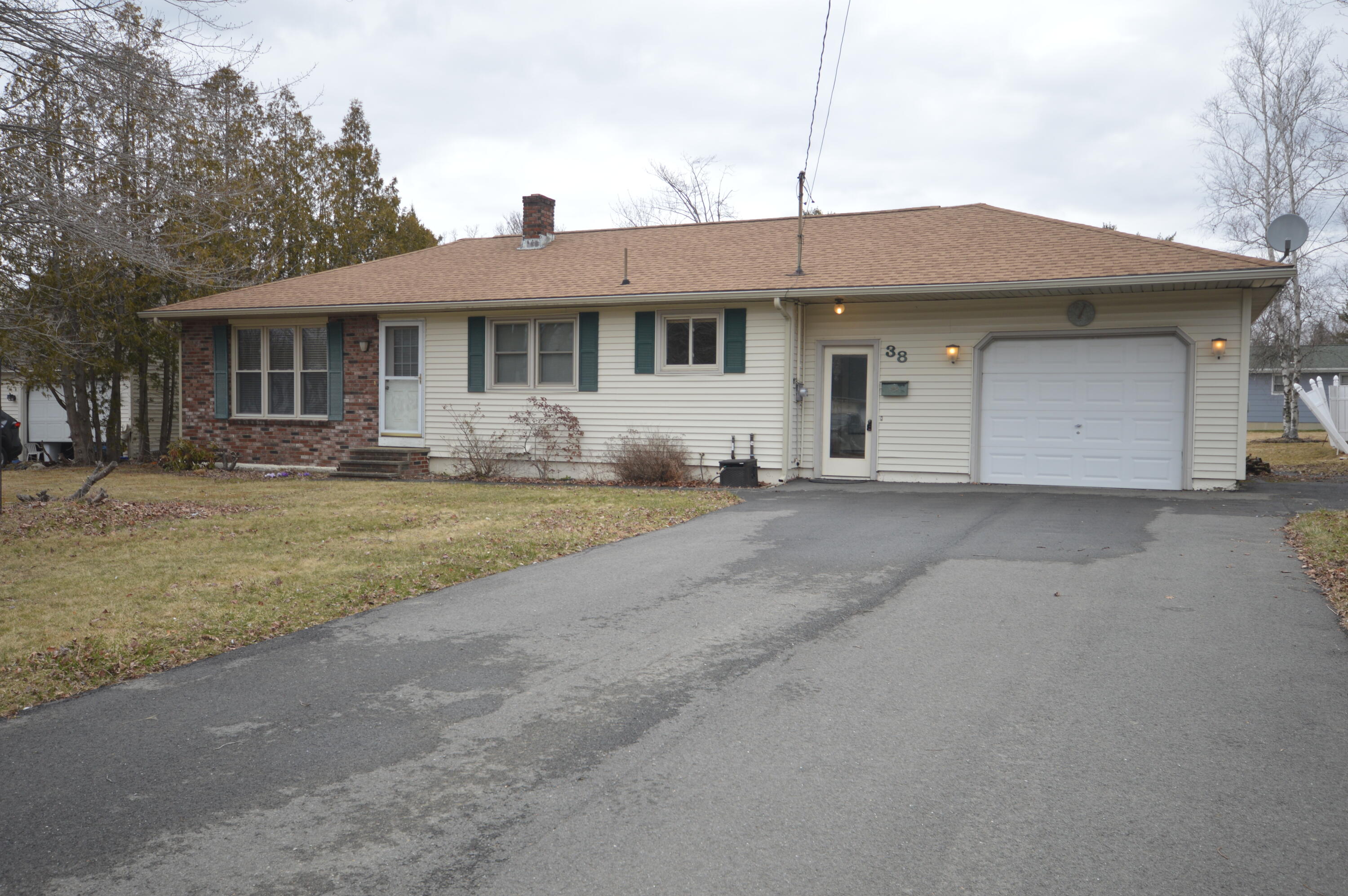 38 Alan A Dale Road Brewer ME 04412