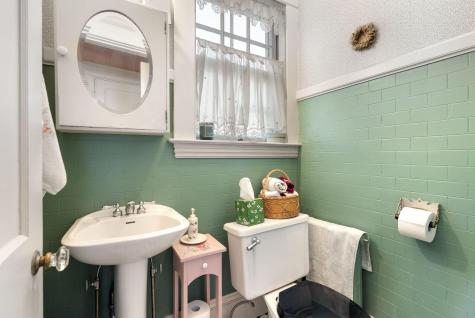 42 Winter Street Auburn ME 04210