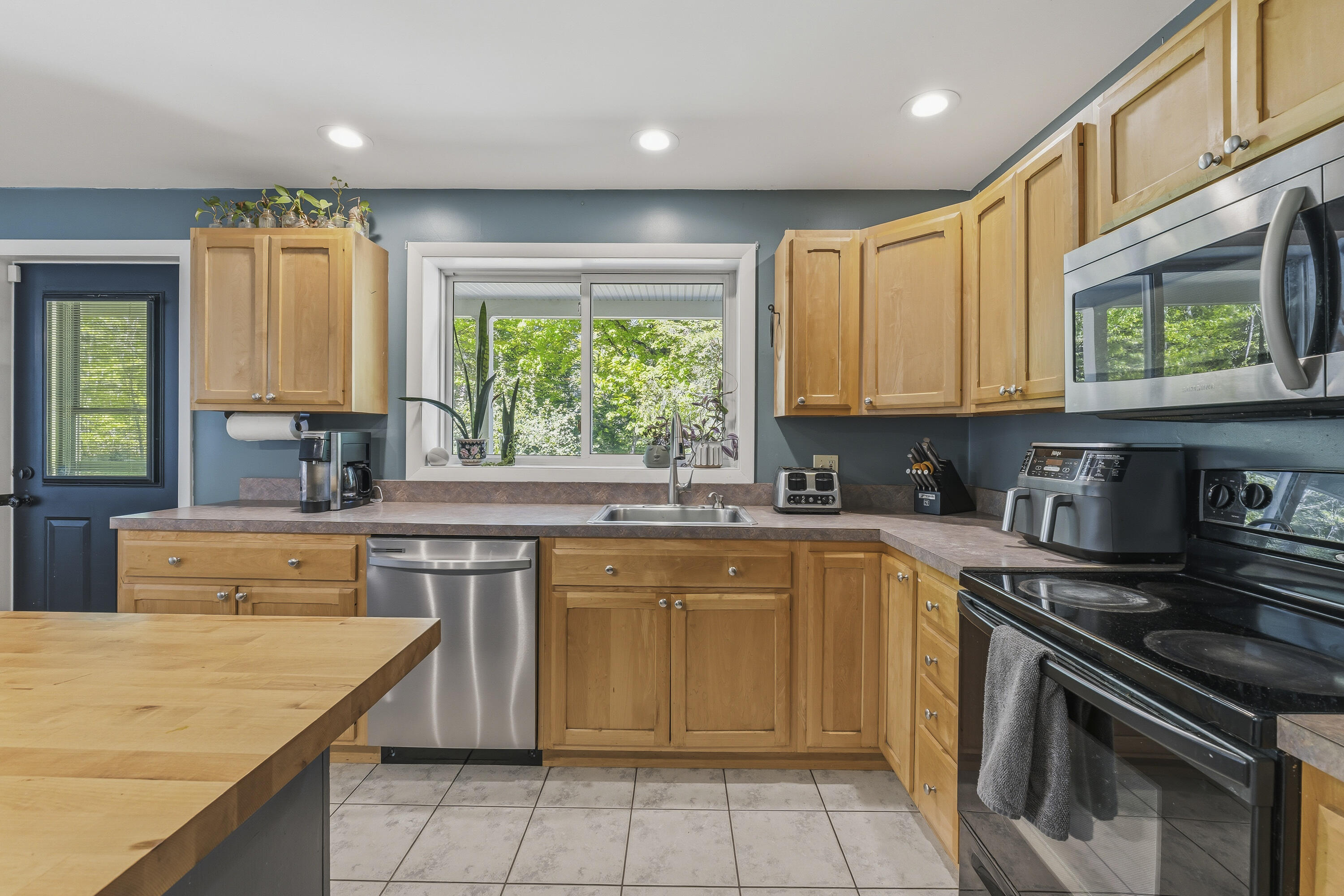 789 Brighton Hill Road Minot ME 04258