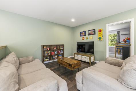 789 Brighton Hill Road Minot ME 04258