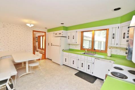 16 Hempstead Avenue Bangor ME 04401