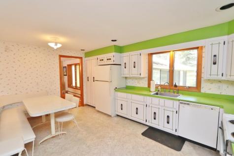 16 Hempstead Avenue Bangor ME 04401