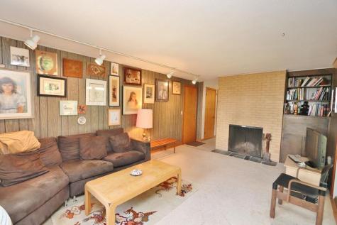 16 Hempstead Avenue Bangor ME 04401