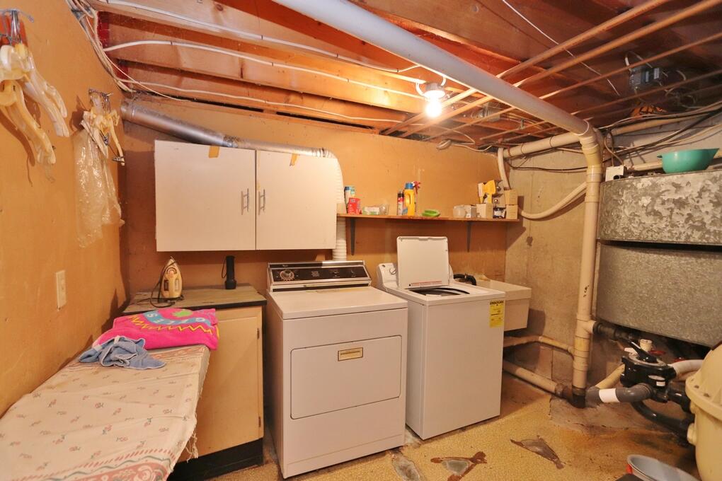 16 Hempstead Avenue Bangor ME 04401