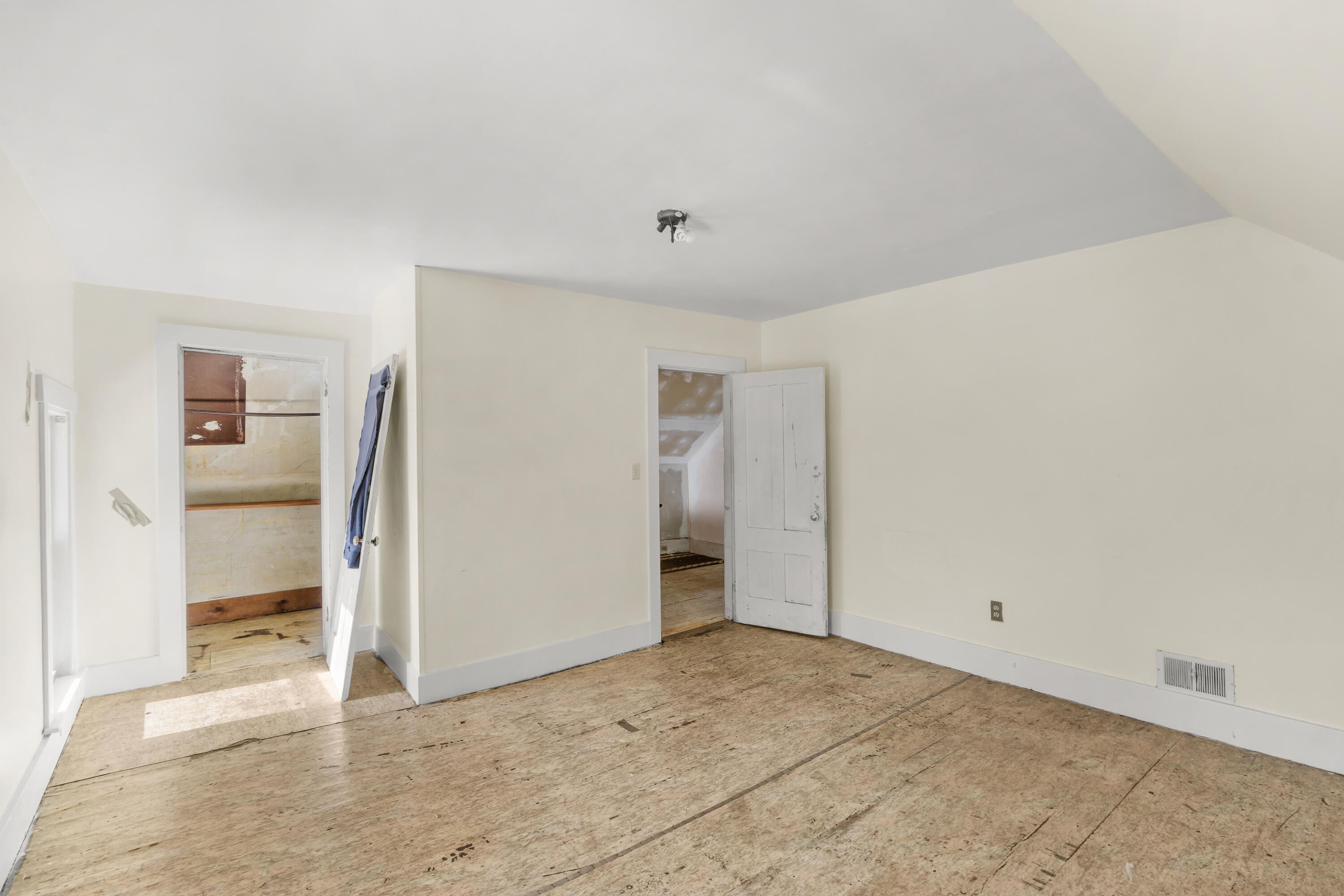 12 Middle Road Woolwich ME 04579