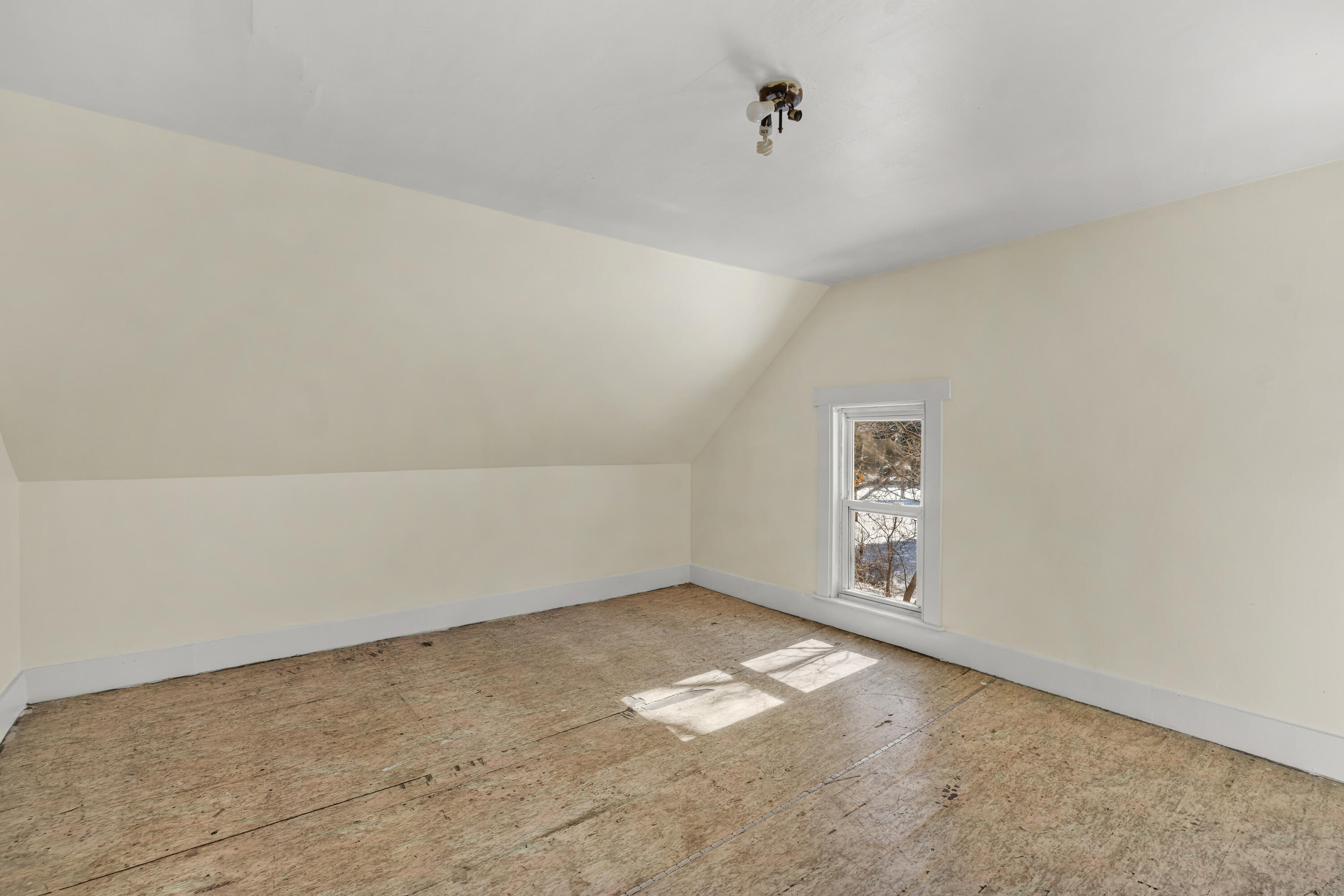 12 Middle Road Woolwich ME 04579