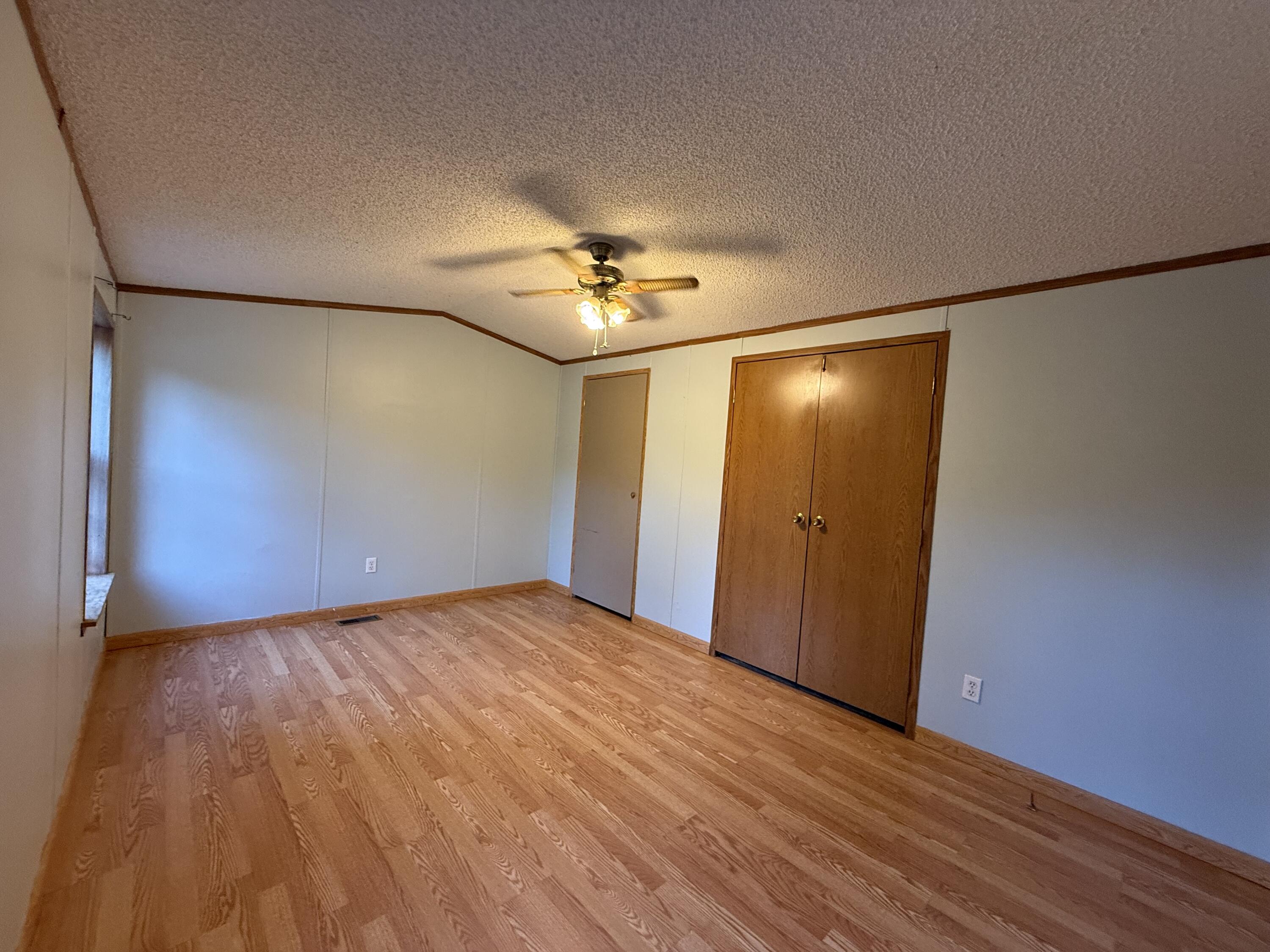 15 Michaels Way Paris ME 04281