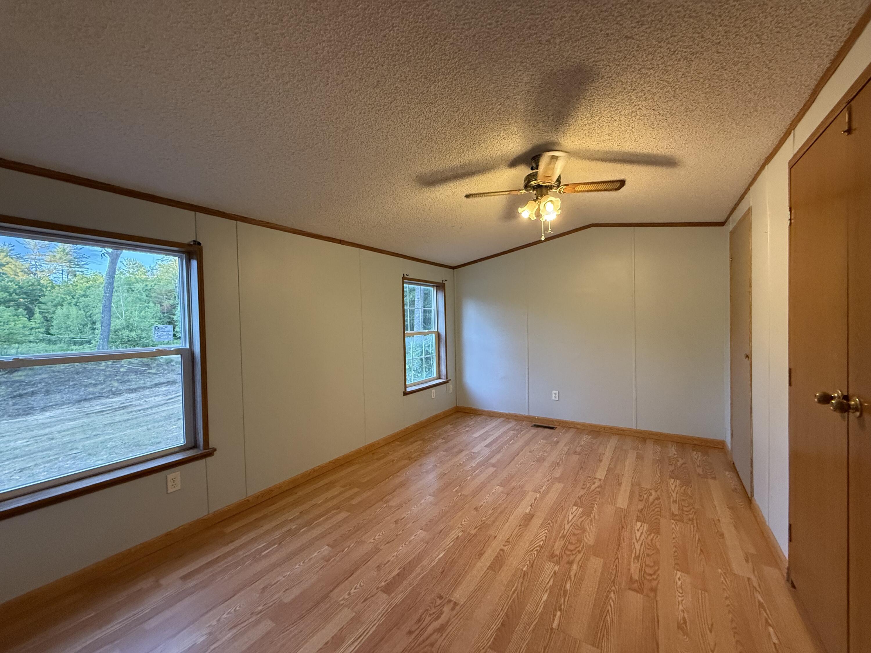 15 Michaels Way Paris ME 04281