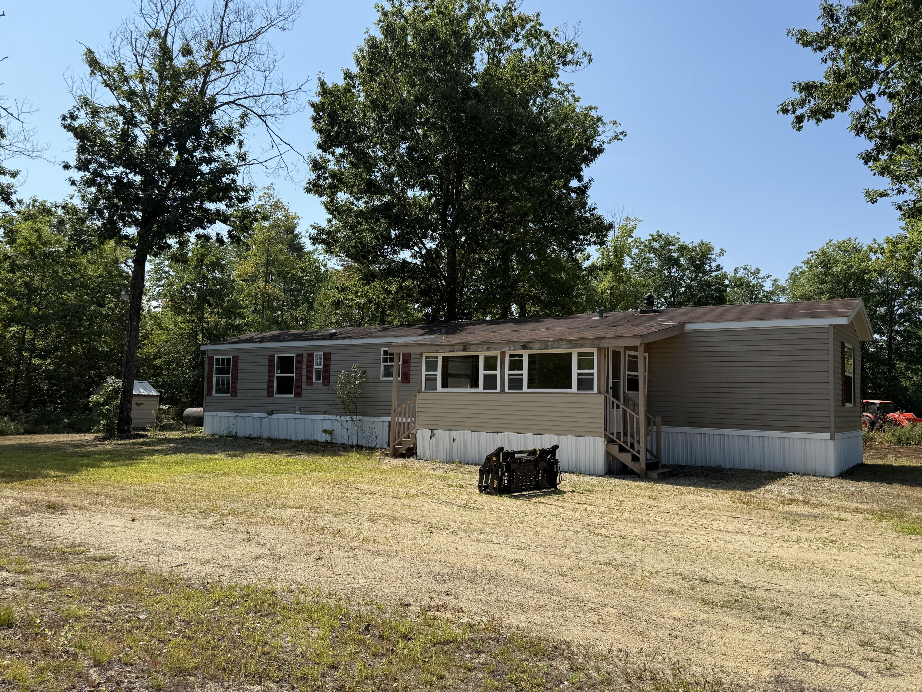 15 Michaels Way Paris ME 04281