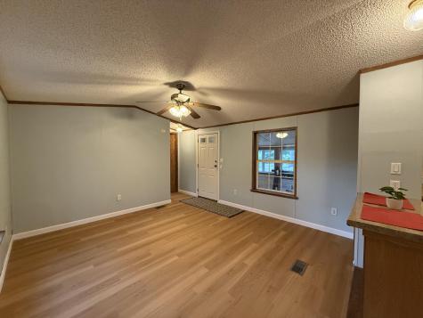 15 Michaels Way Paris ME 04281