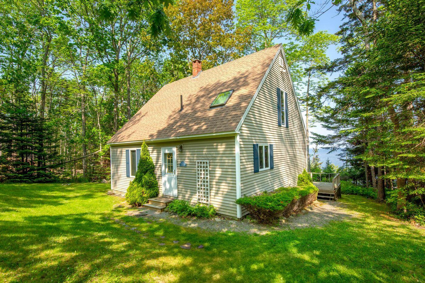 15 Eds Road Camden ME 04843