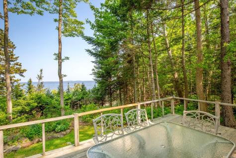 15 Eds Road Camden ME 04843