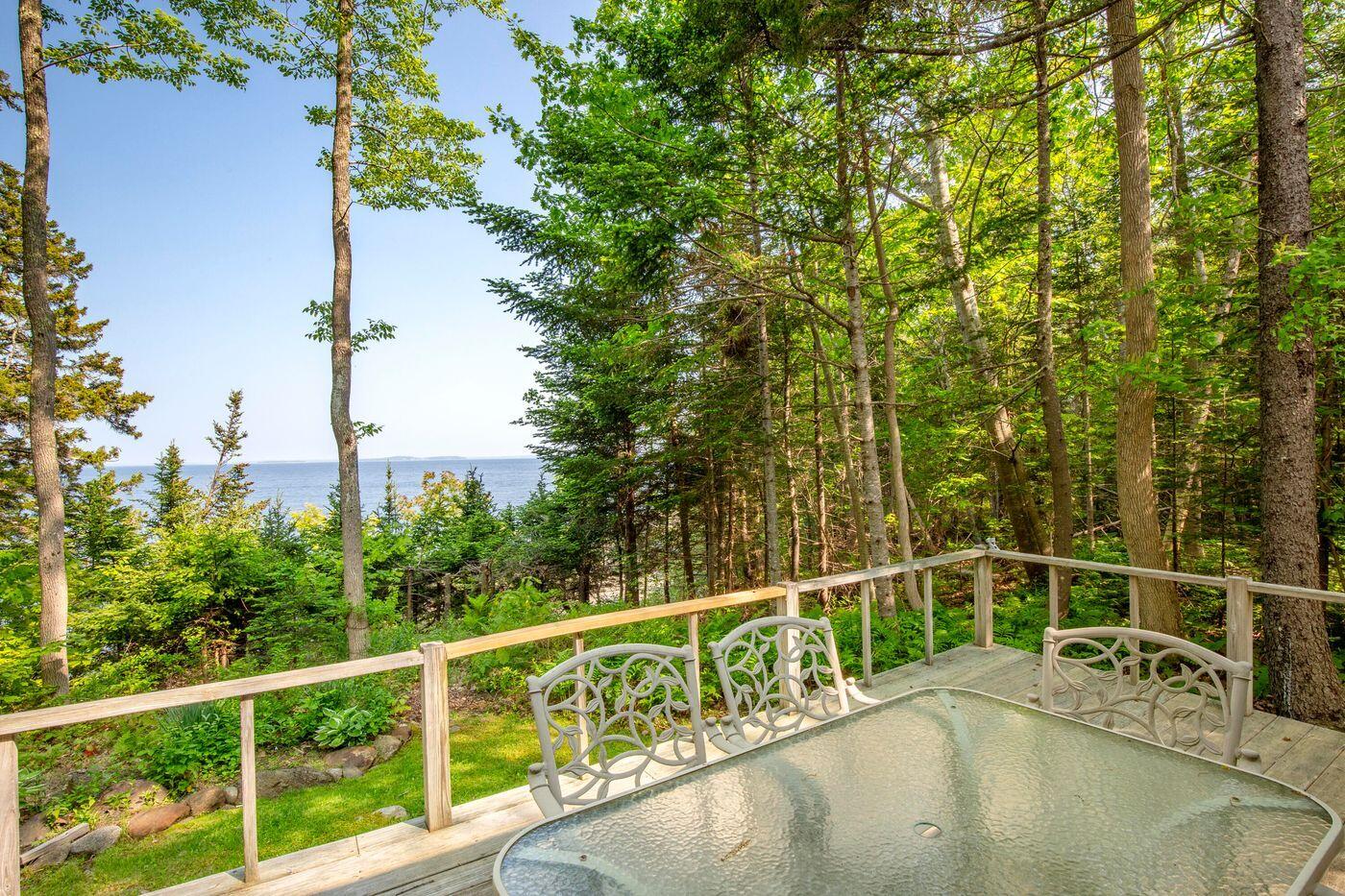 15 Eds Road Camden ME 04843