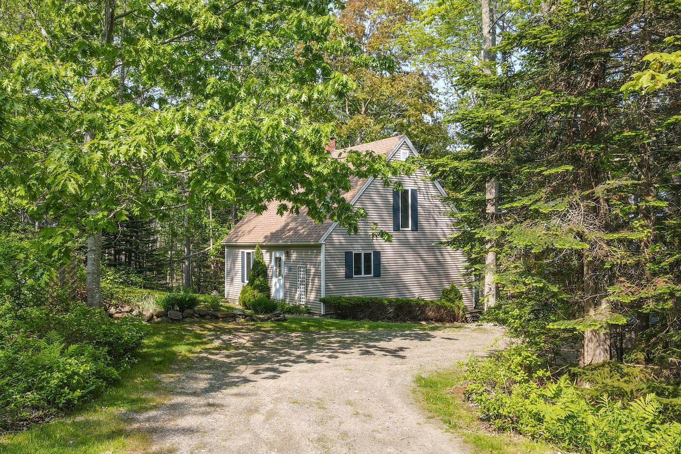 15 Eds Road Camden ME 04843