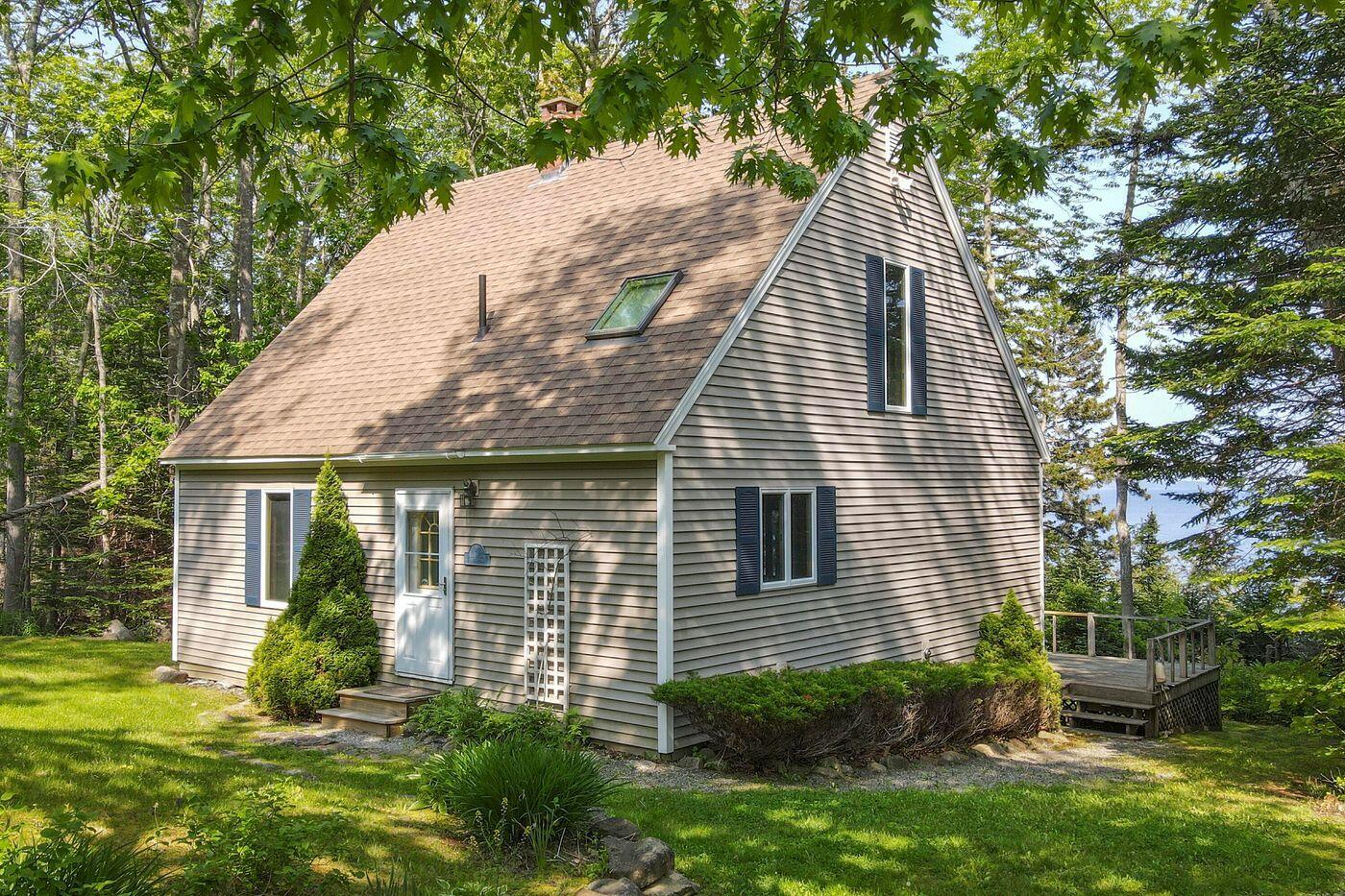 15 Eds Road Camden ME 04843