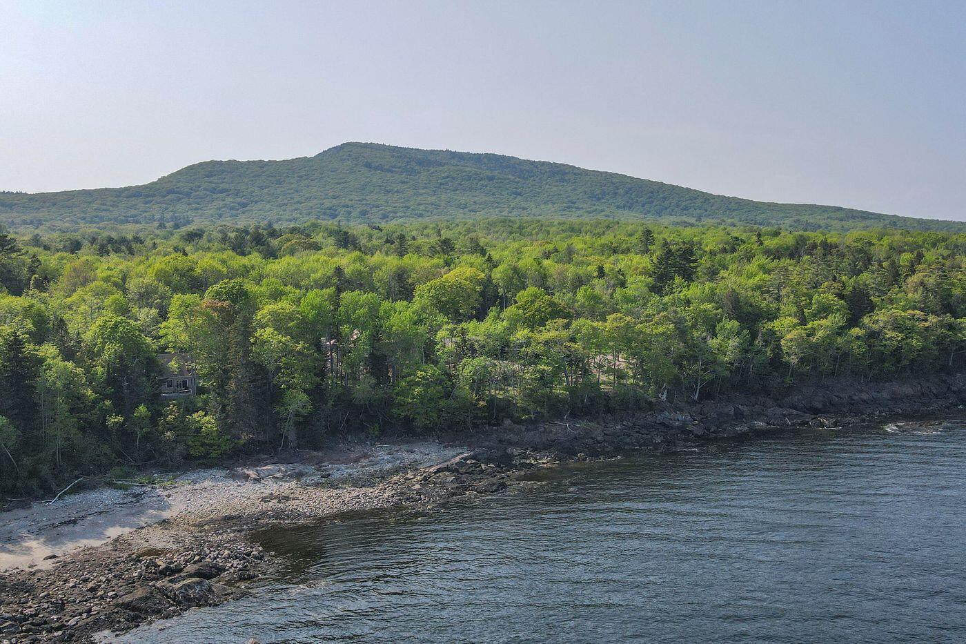 15 Eds Road Camden ME 04843